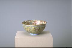 Canton ware lobed bowl with dragon and floral designs.&nbsp;